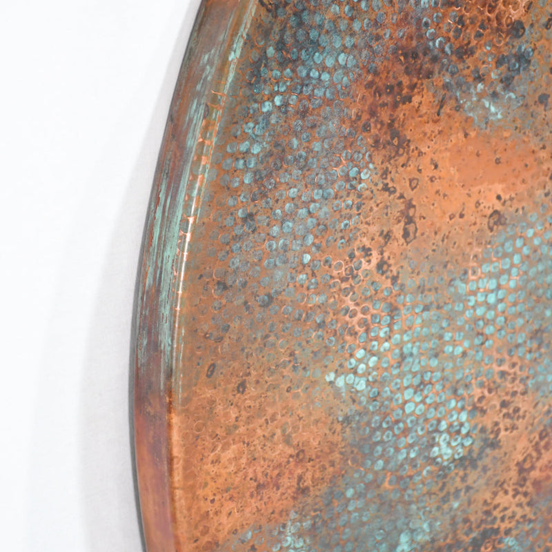 Hammered Copper Round Tabletop - Verde Medley - Edge Detail